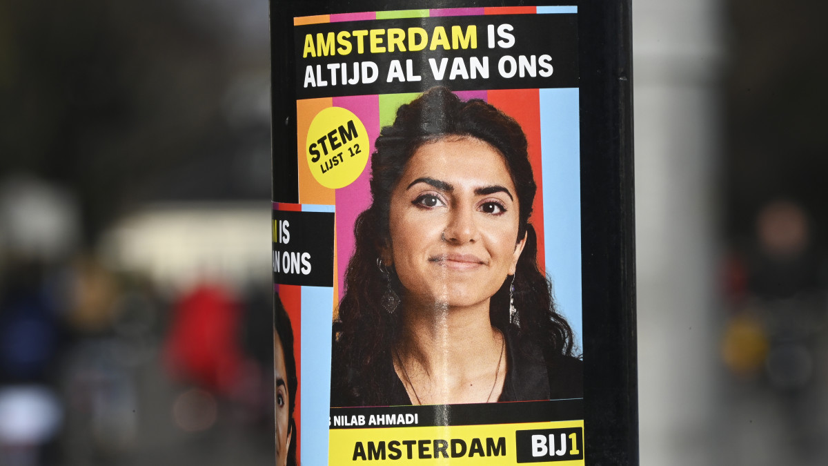 Verkiezingsposter van Bij1 in Amsterdam