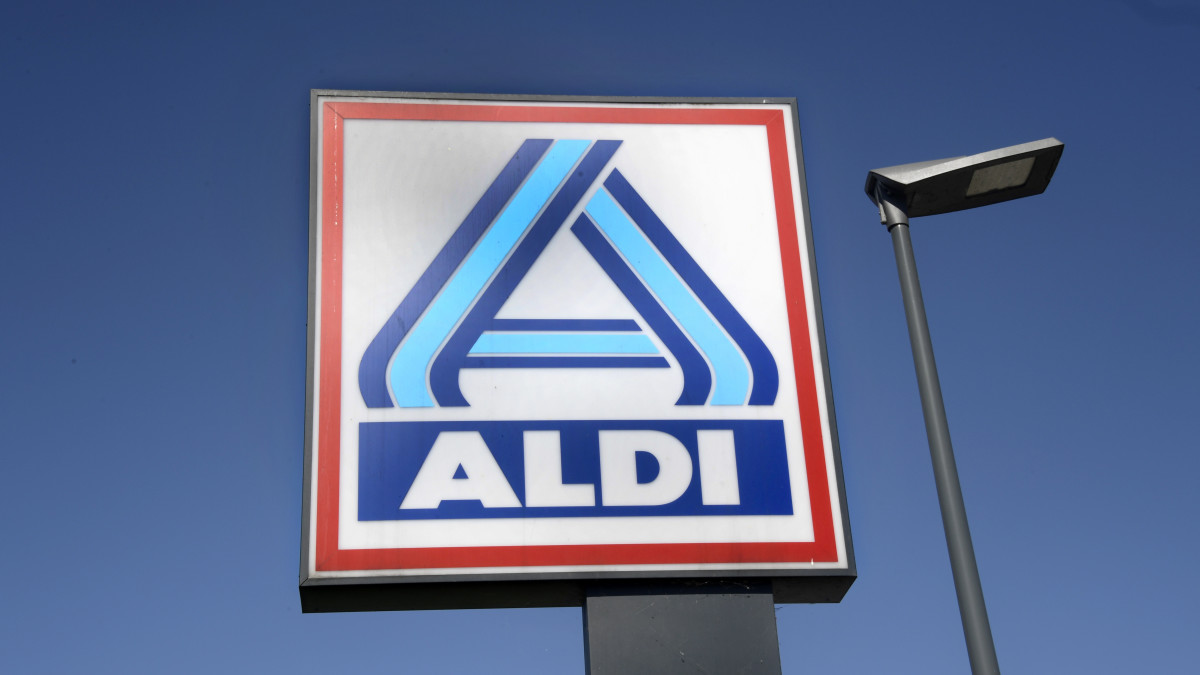 Logo van Aldi op een bord
