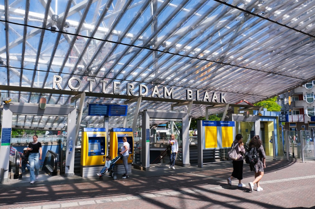 Station Blaak in Rotterdam is gesloten vanwege de urine van plassende reizigers. Beeld: ANP