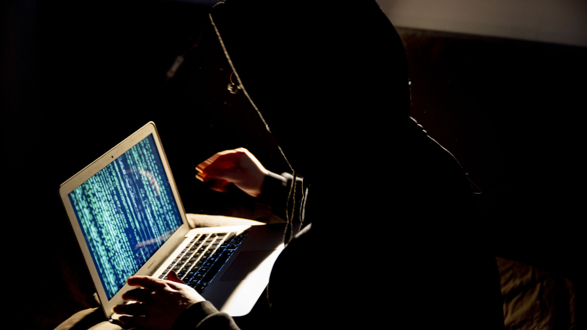 Een hacker draagt traditioneel een hoodie.