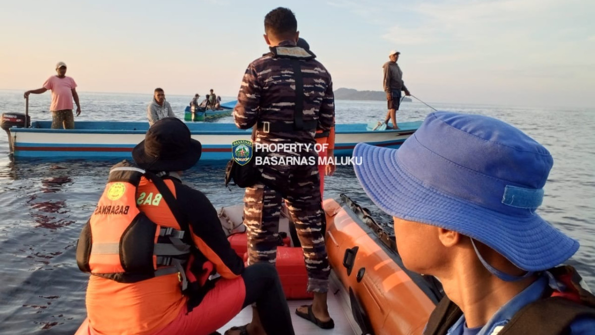 De reddingswerkers tijdens een zoektocht, foto: Basarnas Maluku