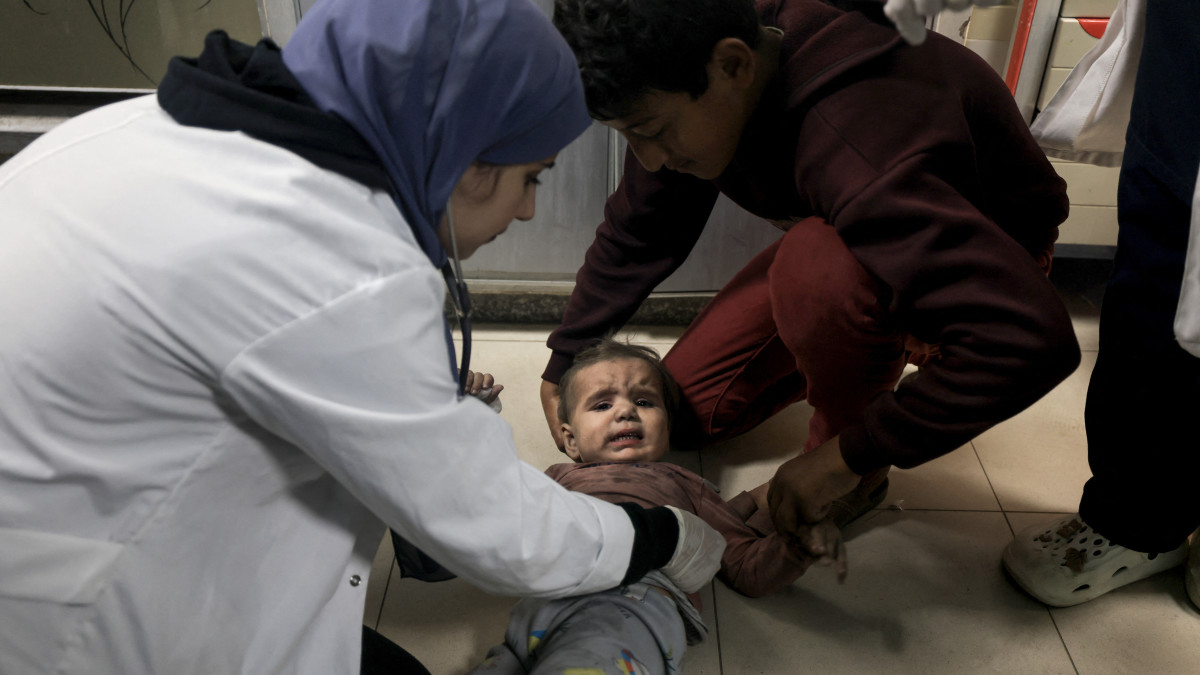 Een gewond kindje in Gaza. Beeld: ANP