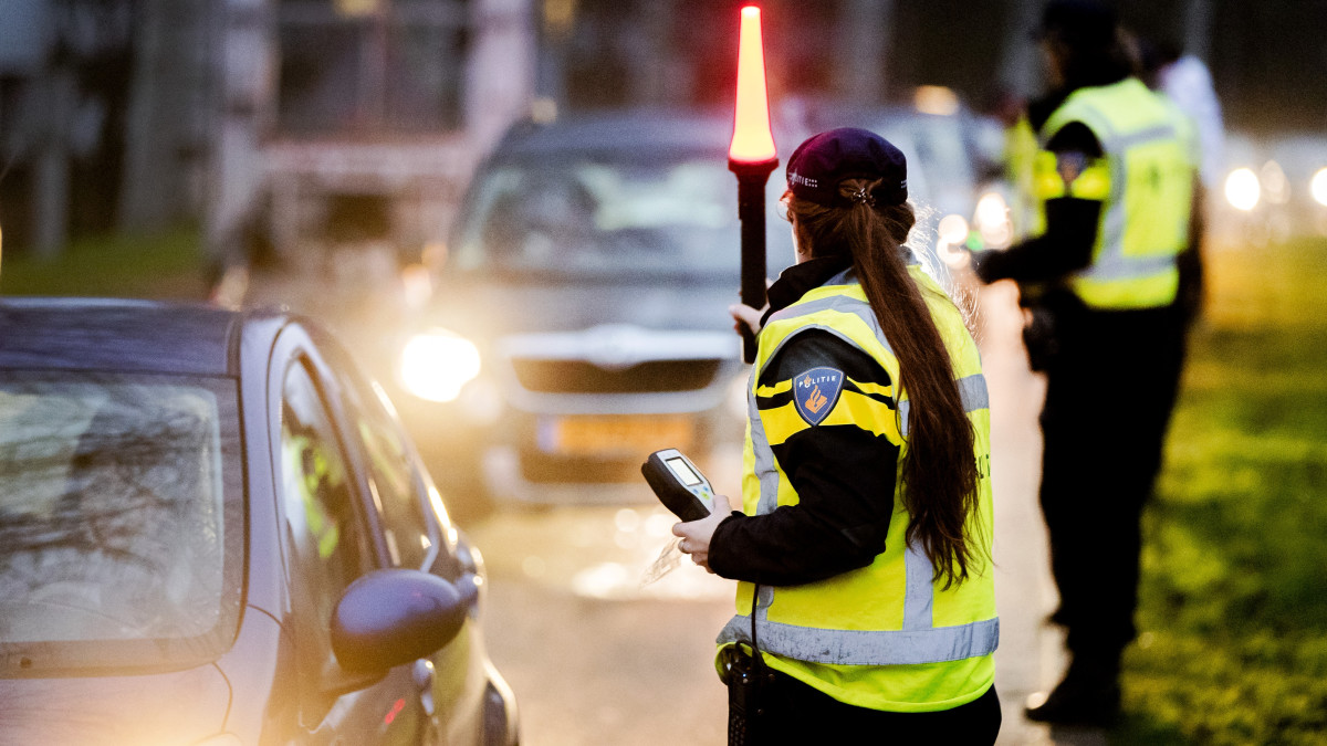 Een alcoholcontrole van de politie bij Rotterdam