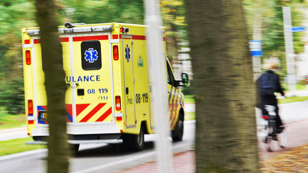 Een ambulance op weg naar een ongeval - beeld ter illustratie, ANP